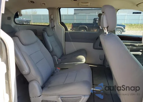 2010 Chrysler Town & Country Touring из США, поврежденный, VIN 2A4RR5D18AR440952